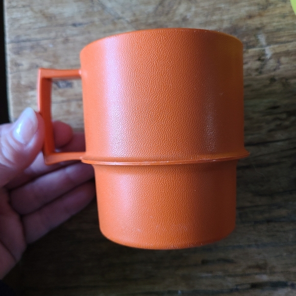 TUPPERWARE | Vintage Stackable Mugs - Set of 4 - Picture 3 of 7